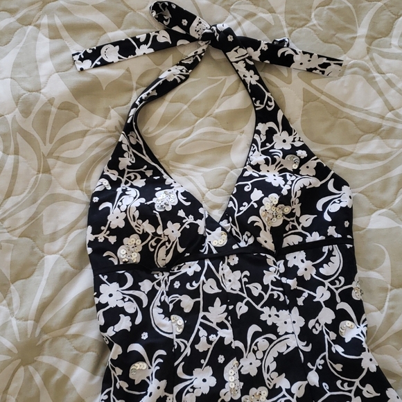 Dress - Picture 2 of 5